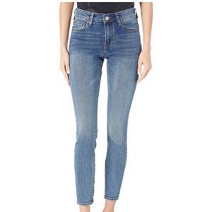 NWT True Religion Jennie Curvy Mid-rise Skinny